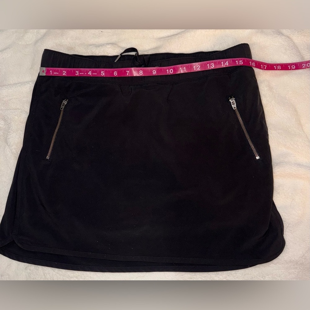 ATHLETA Trekkie Athletic Skort in Black Size Medium - Picture 4 of 7